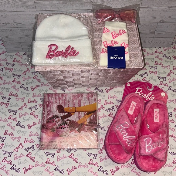 Barbie 16pc Pink Collection with Slippers, Sunglasses, IPhone Accessories & more - Picture 5 of 5
